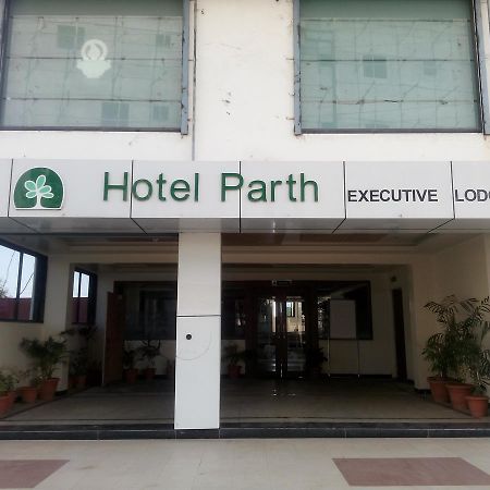 Hotel Parth Executive Latur Екстер'єр фото