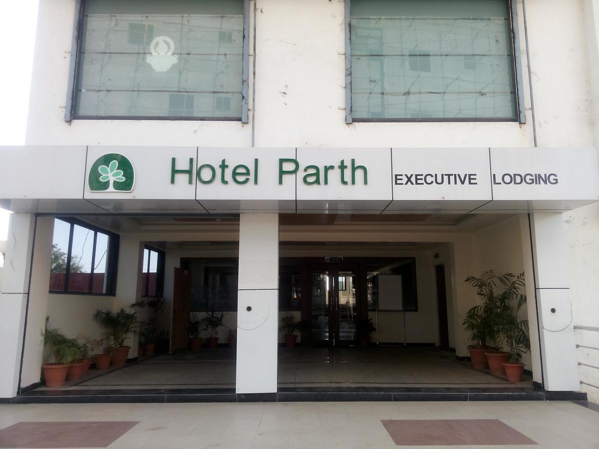 Hotel Parth Executive Latur Екстер'єр фото