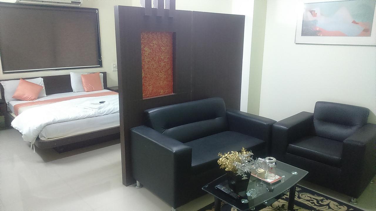 Hotel Parth Executive Latur Екстер'єр фото